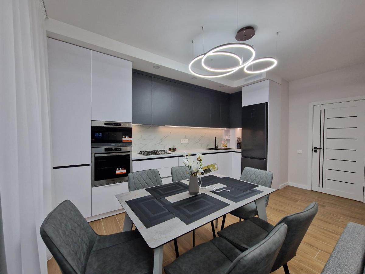 Dendrarium Park Apartment Deluxe 基希讷乌 外观 照片